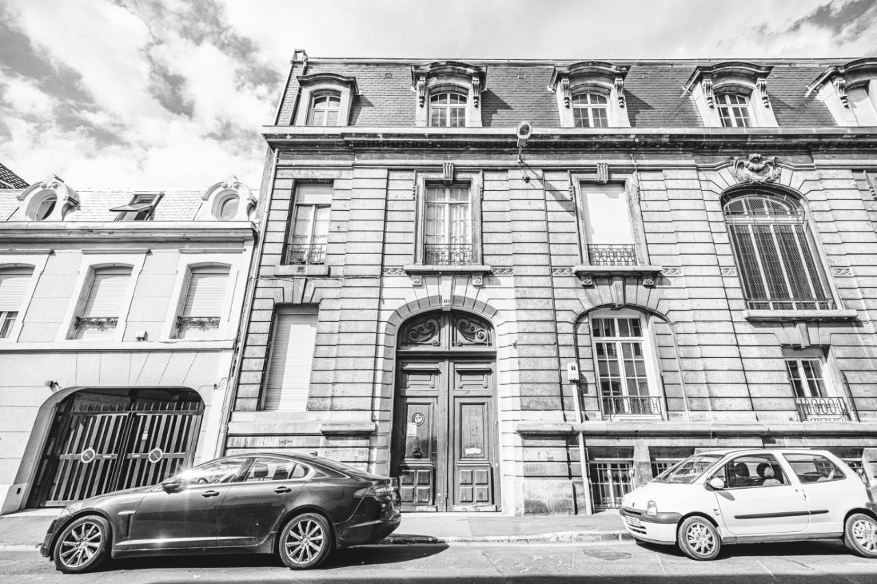 The Gorgeous Hyper Center Private Garden Apartment Reims Exterior photo